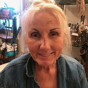 Meet your Posher, Debbie